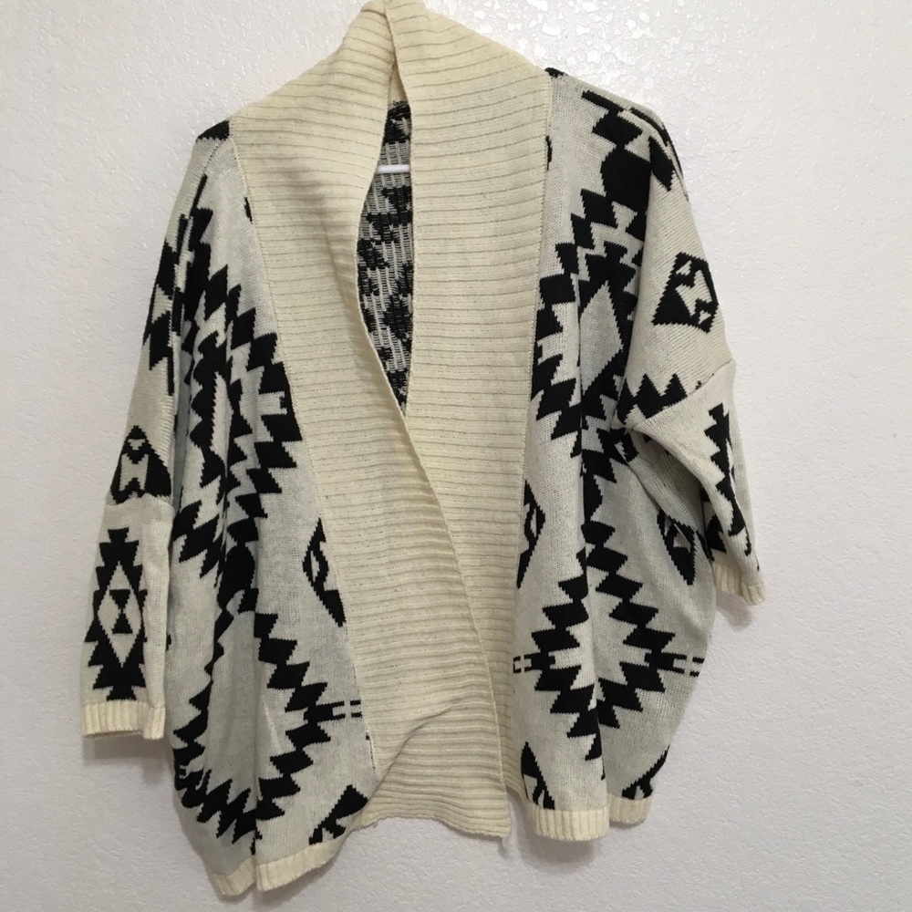 Oversized Beautiful Sweater - Picture 2 of 6